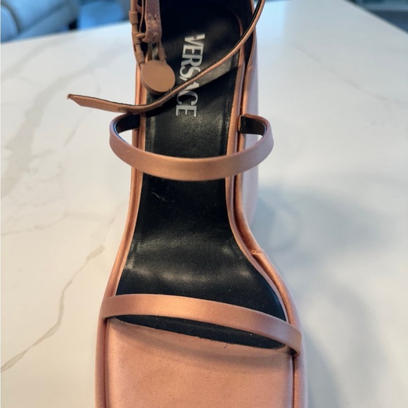 Versace shoes - Picture 4 of 9